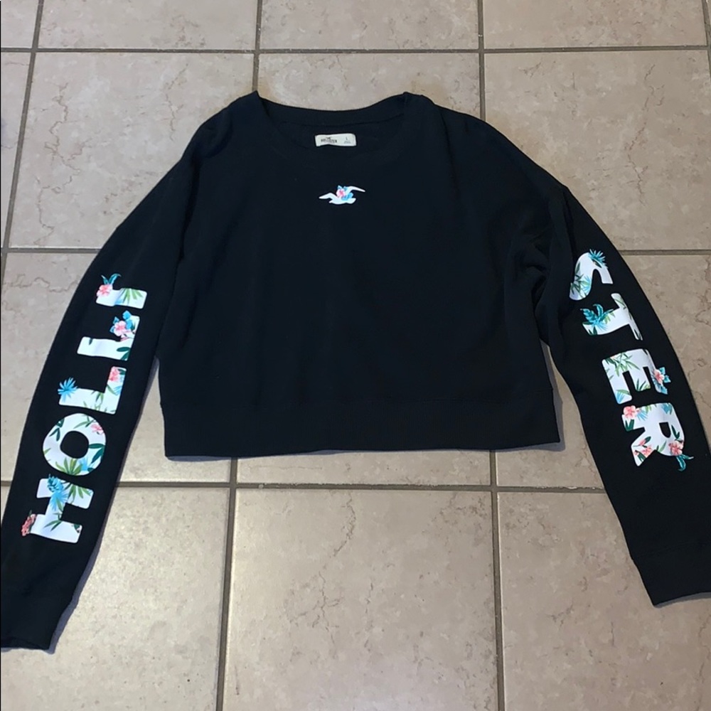 Hollister Cropped sweater